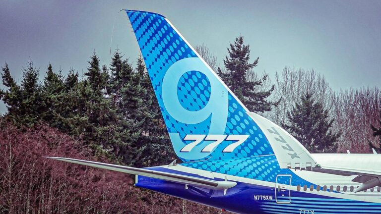Automatic? Boeing Test Pilot Explains How The 777X’s Folding Wings Work