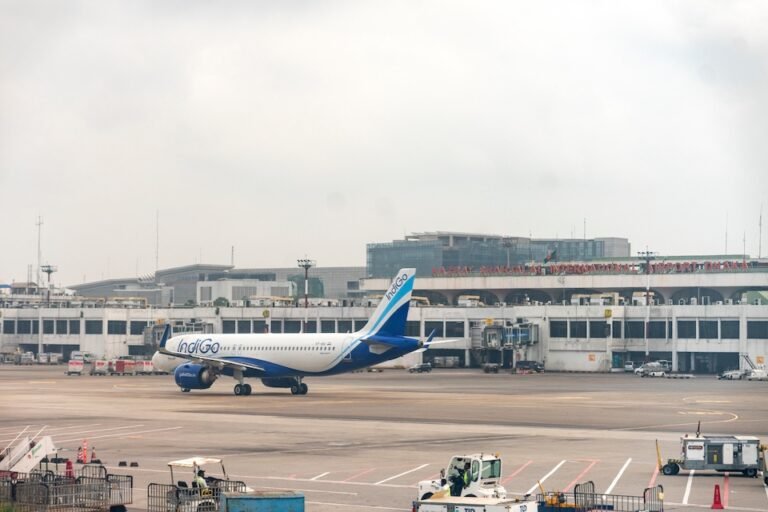 Bangladesh airfreight operations hit by scanner failure Hazrat Dhaka zakir1346 : Shutterstock.com shutterstock_2635347359