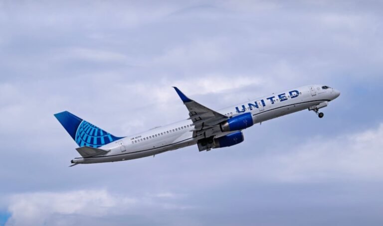 Flight Delays Affect Memorial Day Weekend Air Travel Flight Delays Affect Memorial Day Weekend Air Travel