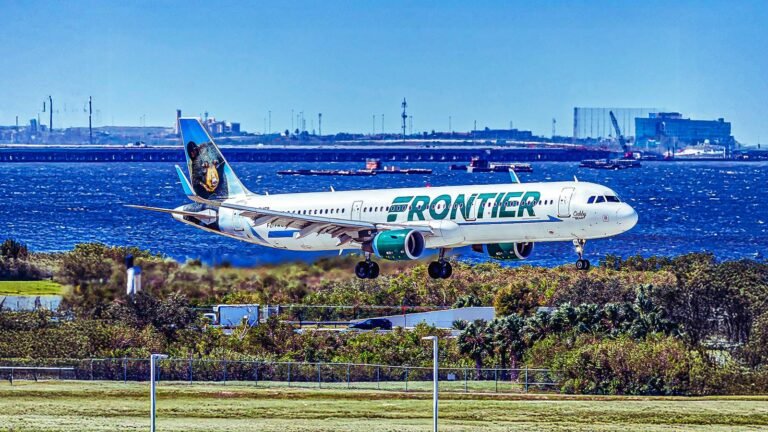 Frontier Airlines Is Bringing Back Los Angeles-Orlando Flights For Half As Long As Last Year