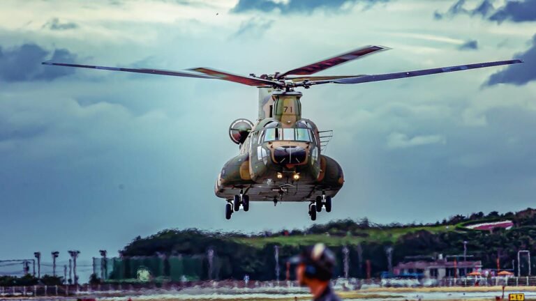 How The 64-Year-Old Chinook Taught Itself To Land With No Pilot At The Controls