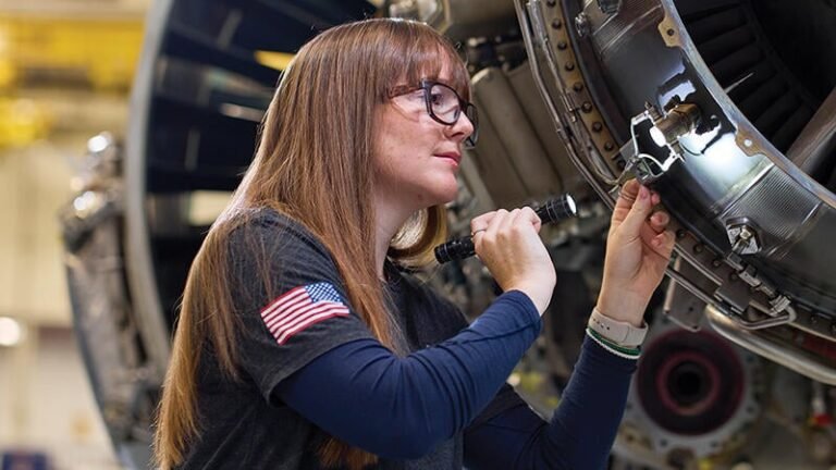 Investments Help Pratt & Whitney Fortify GTF MRO Network Pratt & Whitney technician at engine center in West Palm Beach, Florida