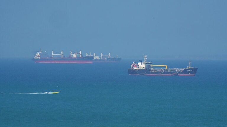 Blockades in the Strait of Hormuz