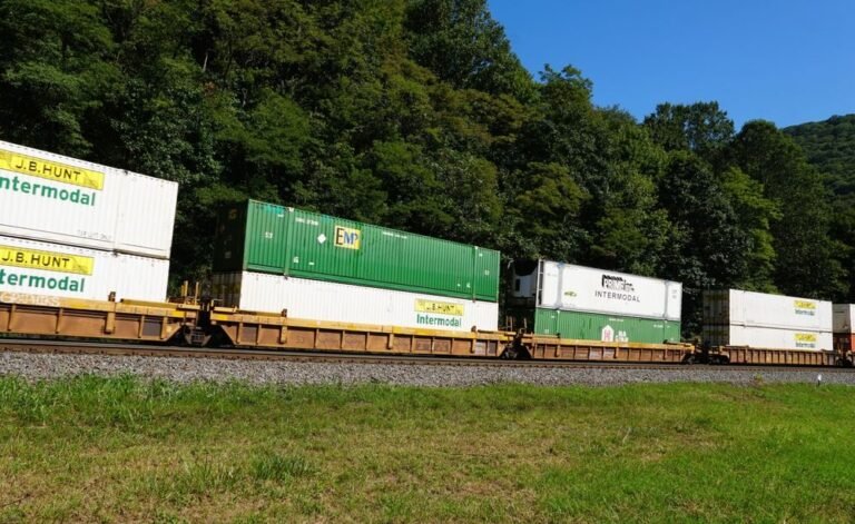 Local East Coast freight leading charge on intermodal rebound Journal of Commerce Logo