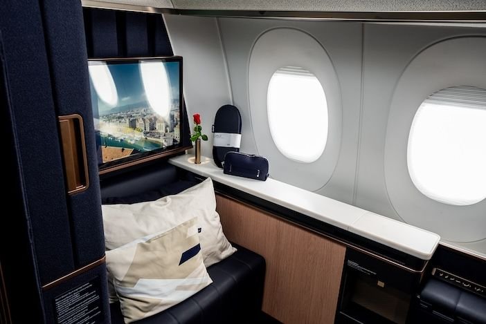 Lufthansa Allegris first-class suite wins Red Dot Design award Lufthansa Allegris first-class suite wins Red Dot Design award