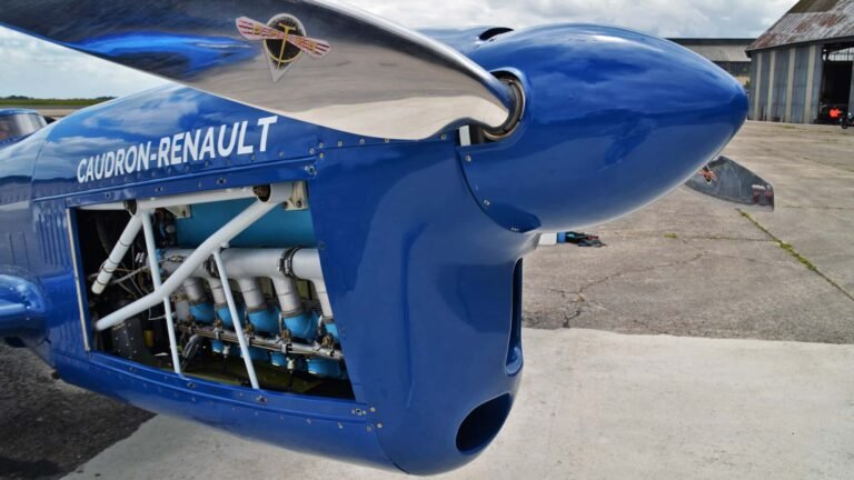 Caudron-Renault Rafale C.460 Replika beim Renault-Event in Melun-Villaroche, Frankreich