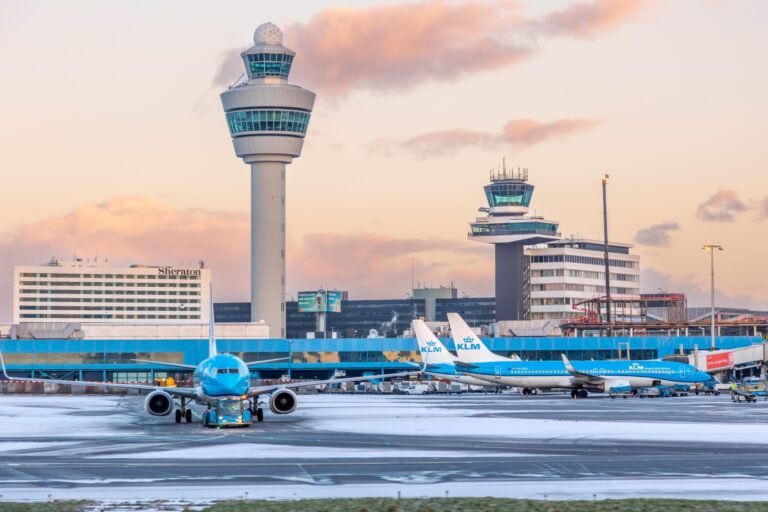Schiphol and KLM strengthen joint approach to winter weather