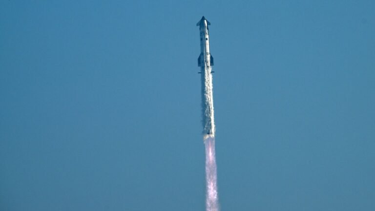 SpaceX just launched Starship V3 — its most powerful megarocket yet — into space for the 1st time in spectacular Flight 12 test (video)