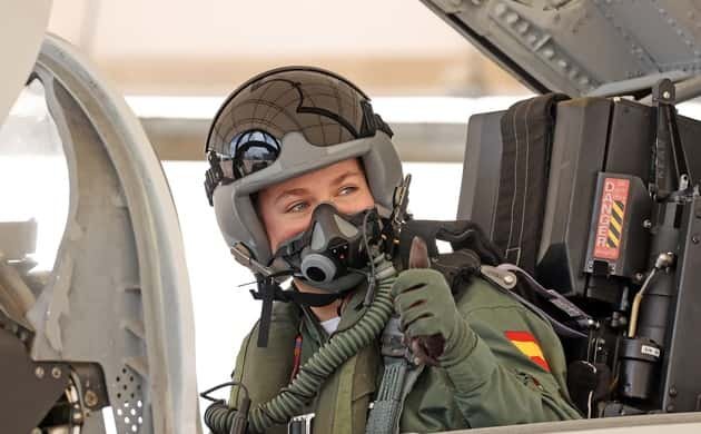 Spaniens Kronprinzessin Leonor fliegt als Militärpilotin F-5 KC-135 Stratotanker practices landings
