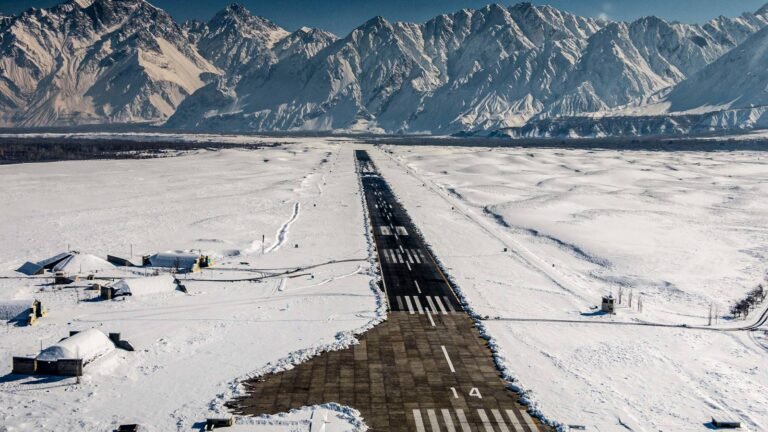 This Airport Has Runways Longer Than Most Major Hubs – But Pilots Can Only Reach It By Eye
