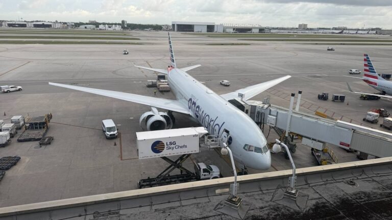 American Airlines In Talks With Airbus & Boeing Over Replacement For Aging 777-200ERs American Airlines In Talks With Airbus & Boeing Over Replacement For Aging 777-200ERs