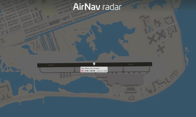 An aircraft carrying a pilot and four passengers crashed near end of the runway in Key West An aircraft carrying a pilot and four passengers crashed near end of the runway in Key West