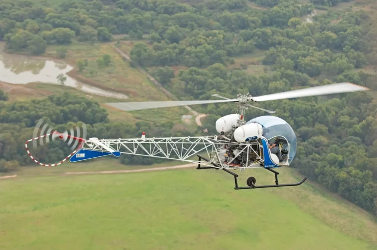 Bell celebrate 75 years in Forth Worth Model 47G-4A.jpg