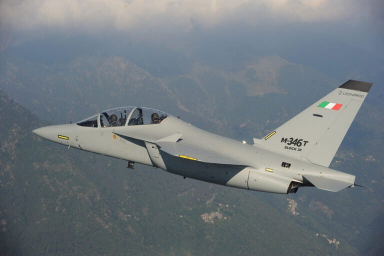 Canada negotiates Leonardo M-346 trainer purchase