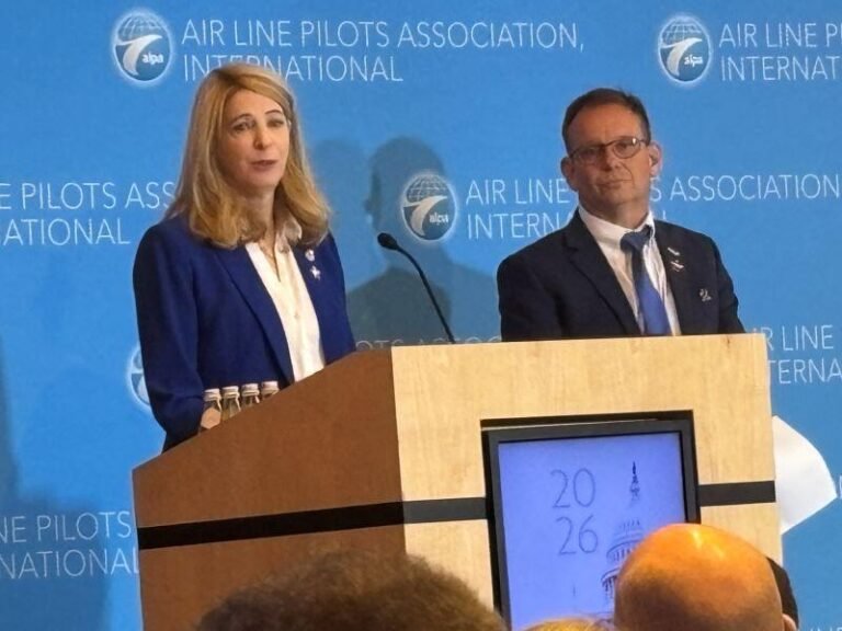 Daily Memo: The Cost Of Not Mandating ADS-B Technology Could Be Unbearable Sheri Lilley and Tim Lilley, parents of PSA Airways first officer Sam Lilley, addressing an ALPA audience on June1.