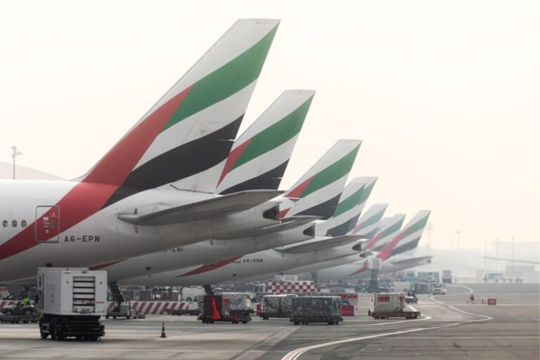 Emirates to offer Dubai travel insurance, report claims