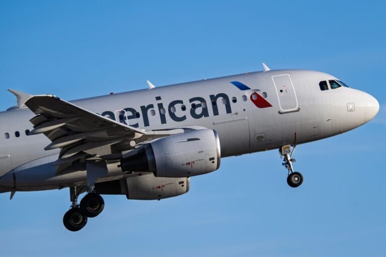 FAA to probe AA A319 & bizjet close call in Miami- AeroTime