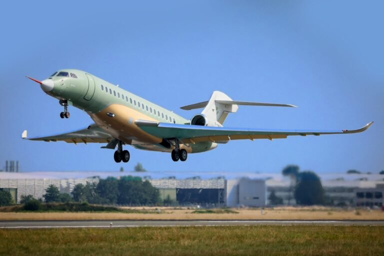 Falcon 10 X hat Erstflug erfolgreich absolviert