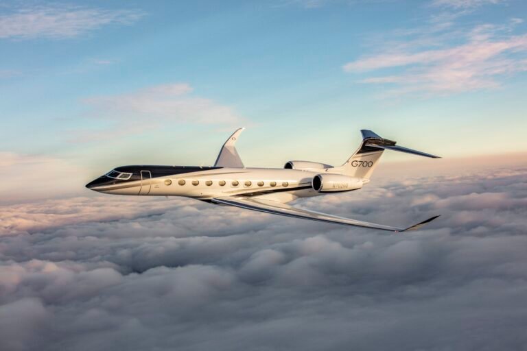 Gulfstream Delivers 100th G700 Gulfstream Delivers 100th G700