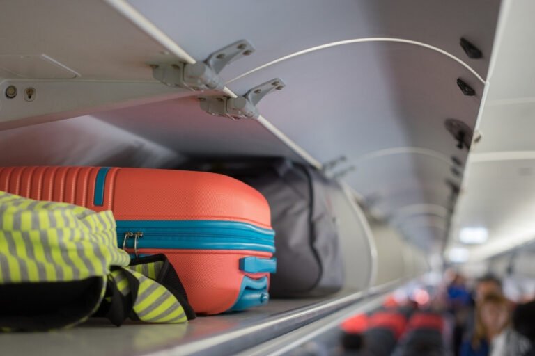 Handgepäck im Flugzeug: Die wichtigsten Regeln 2026