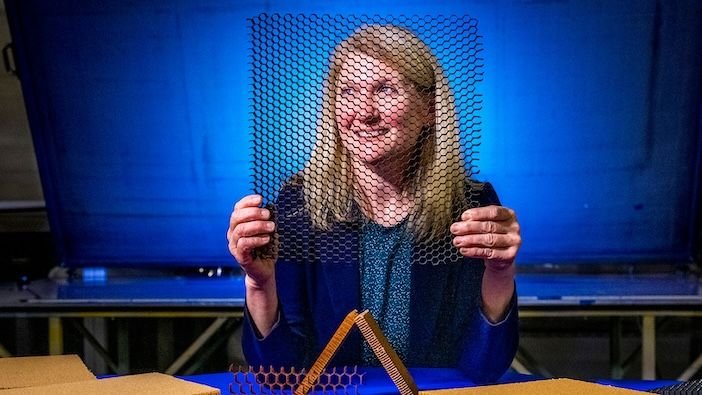 How paragliding inspired Boeing’s new aramid honeycomb core How paragliding inspired Boeing’s new aramid honeycomb core