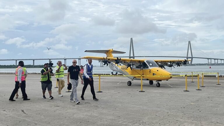 JSX Evaluates Electra EL9 For Expanded Reach CEOs standing near EL2 demonstrator