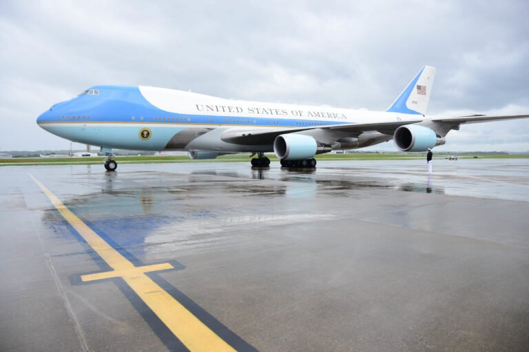 Mixed Messages On Retirement As Staffers Bid Farewell To VC-25A Mixed Messages On Retirement As Staffers Bid Farewell To VC-25A