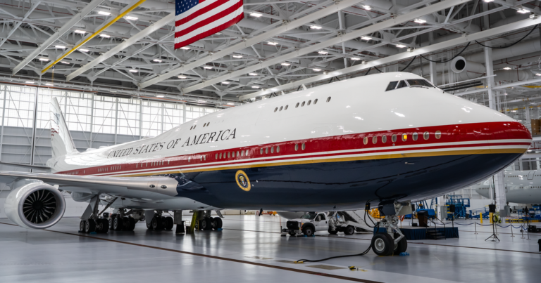 Neue Air Force One: Geschenkte Boeing 747-8 aus Katar bereit für den Einsatz Neue Air Force One: Geschenkte Boeing 747-8 aus Katar bereit für den Einsatz