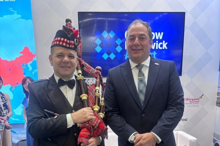Jules Matteoni (R) PIK-PR-photo- source Prestwick