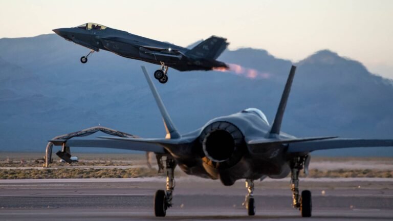 Nur jede dritte F-35 einsatzbereit: Alarmierende Rückstände beim Stealth-Fighter Nur jede dritte F-35 einsatzbereit: Alarmierende Rückstände beim Stealth-Fighter