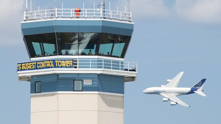 Oshkosh clears a 50-year hangar lease, betting on its non-AirVenture weeks Oshkosh clears a 50-year hangar lease, betting on its non-AirVenture weeks