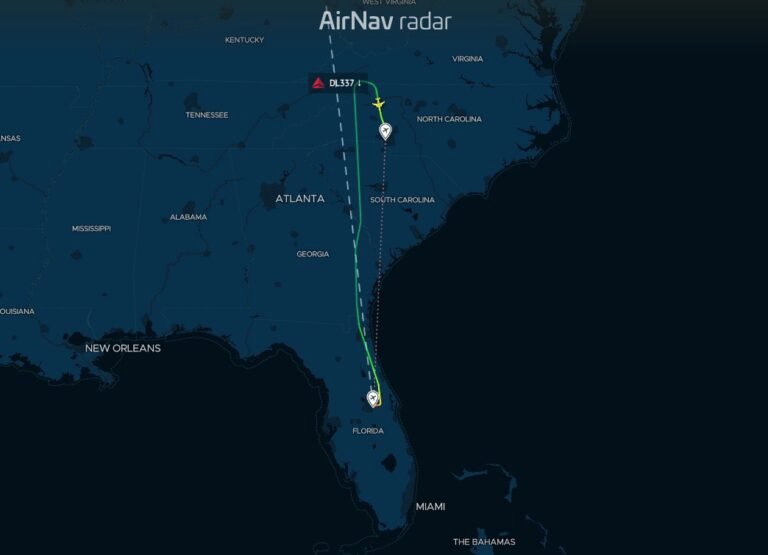 Pilots of Delta DL337 were wearing oxygen masks while declaring an emergency over North Carolina Pilots of Delta DL337 were wearing oxygen masks while declaring an emergency over North Carolina