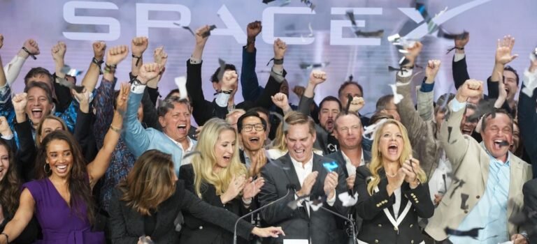 SpaceX shares rise nearly 20% in historic IPO