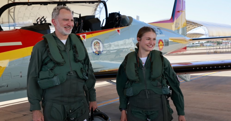 Spaniens König Felipe und Prinzessin Leonor fliegen Pilatus PC-21 Spaniens König Felipe und Prinzessin Leonor fliegen Pilatus PC-21
