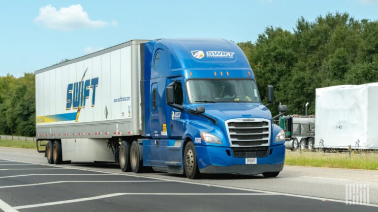 Swift, FleetForce launch CDL training hub at Mobile terminal Swift, FleetForce launch CDL training hub at Mobile terminal