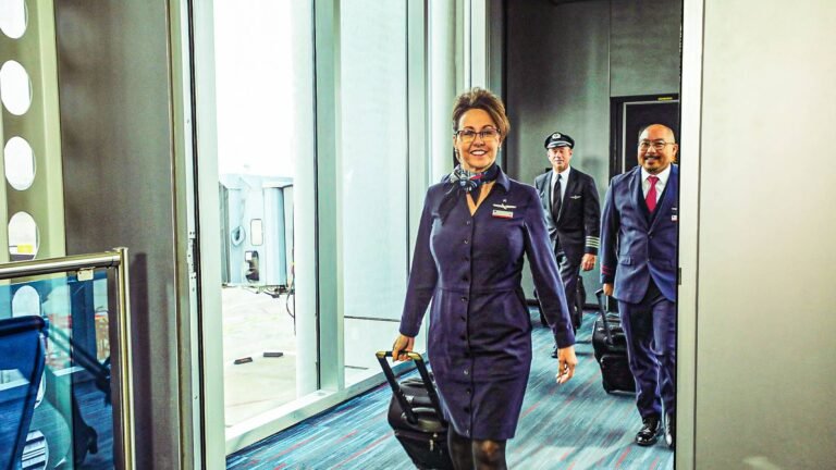 The Highest Paid US Flight Attendants Ranks & Their Average 2026 Salaries