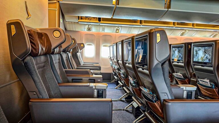 The Striking Features Of Singapore Airlines’ & Cathay Pacific’s Premium Economy Products