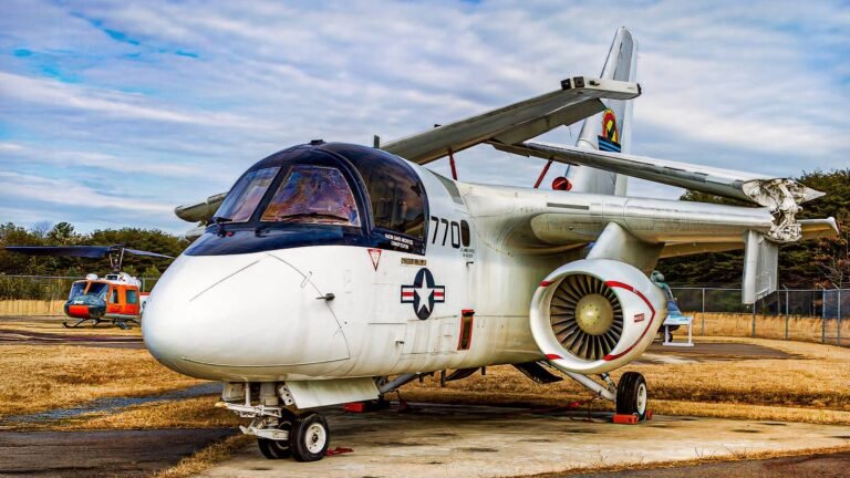 The US Navy Retired Its Most Capable Submarine-Hunting Aircraft & Replaced It With A Step Backward The US Navy Retired Its Most Capable Submarine-Hunting Aircraft & Replaced It With A Step Backward