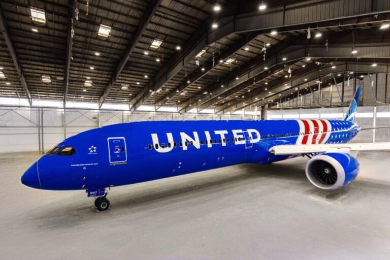 United unveils Stars and Stripes livery United unveils Stars and Stripes livery