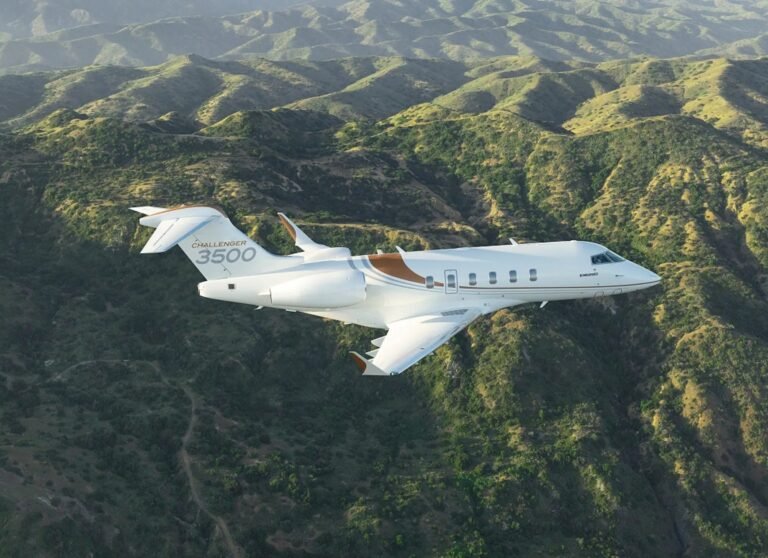 Bombardier Challenger 3500 business jet