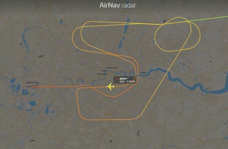 A British Airways A320 experienced two stall warnings while on approach to Heathrow A British Airways A320 experienced two stall warnings while on approach to Heathrow