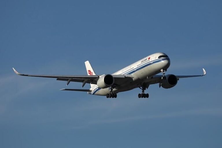 Airbus Lands Orders For 95 Aircraft From Air China, Hainan Airlines Air China A350-900