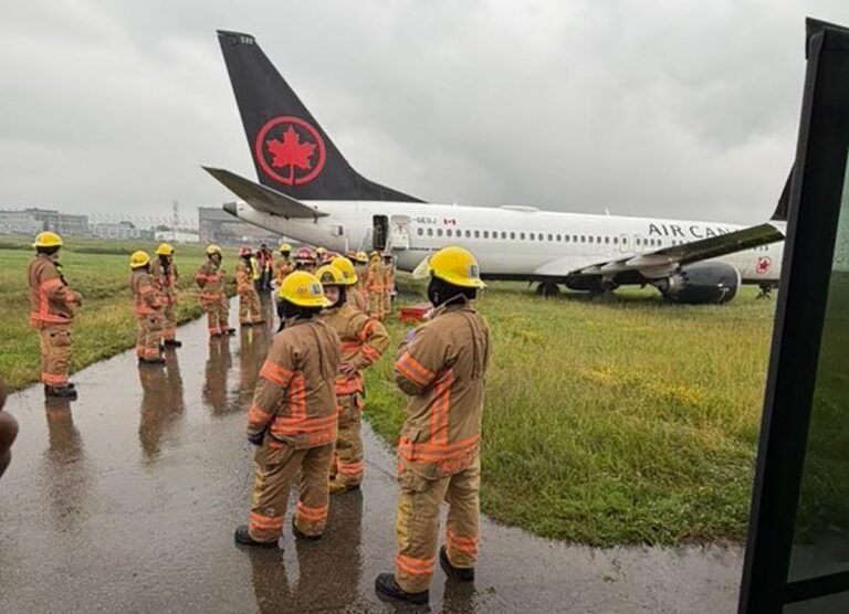 An Air Canada Boeing 737 MAX 8 from LAX veered off the taxiway at Montréal-Trudeau Airport An Air Canada Boeing 737 MAX 8 from LAX veered off the taxiway at Montréal-Trudeau Airport