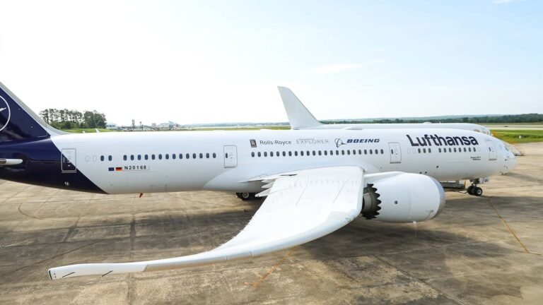 Boeing ecoDemonstrator: Lufthansa-Dreamliner testet kurze Lufteinlässe Air Show beim Tag der Marine, 2022