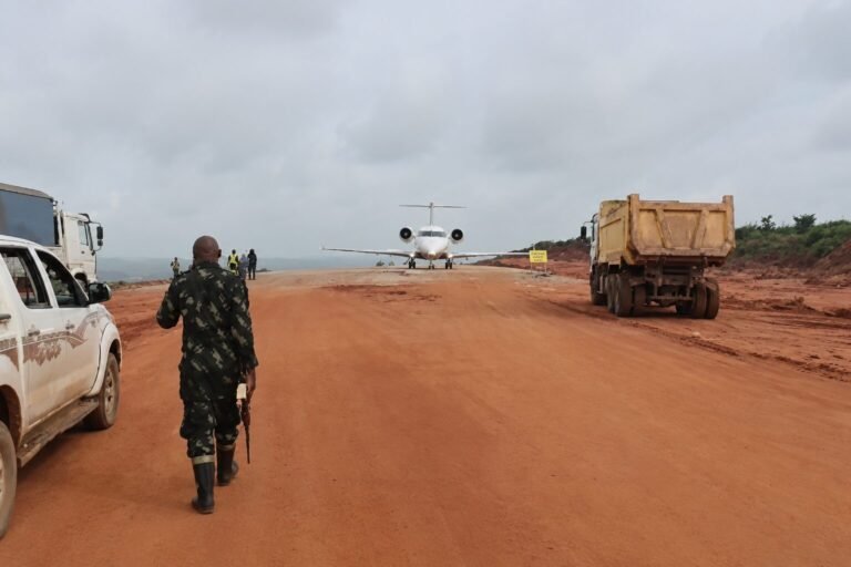 Challenger road landing report reveals conflicting accounts