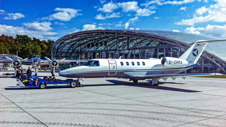 Corporate Jet Captains Now Earn $188,800 As Business Aviation Quietly Closes The Gap With Major Airlines Corporate Jet Captains Now Earn $188,800 As Business Aviation Quietly Closes The Gap With Major Airlines