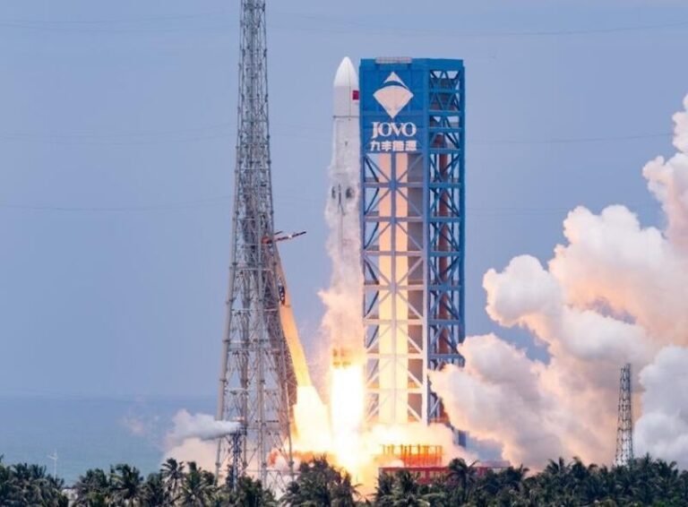 Debrief: China’s CZ-10B Catch Paves Way For Public-Private Launch Synergy cz10 catch