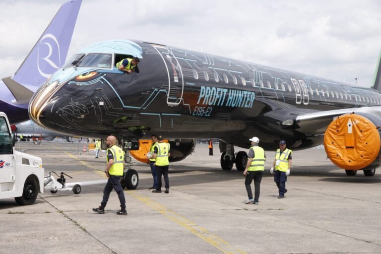 Embraer Trims Forecast By 240 Aircraft