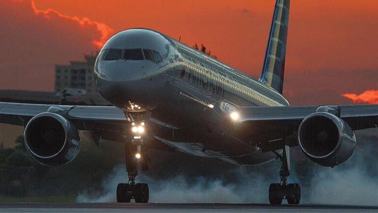 FAA And FCC Finalize Altimeter Retrofit And Rebate Plans American Airlines aircraft