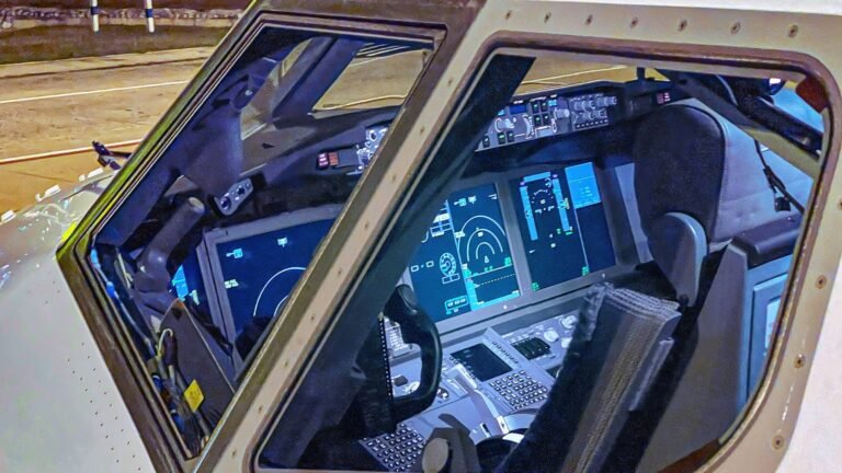 Here’s How 2 Pilots Can Quietly Fly Out Of ATC Range Without Noticing Here's How 2 Pilots Can Quietly Fly Out Of ATC Range Without Noticing